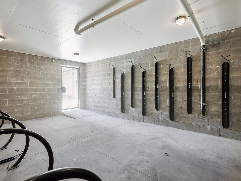 1st image of 5480 NE 36th Ave #102