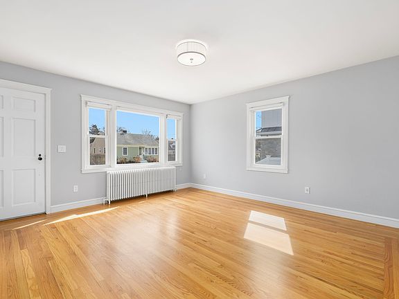 3rd image of 5 Holten Ave