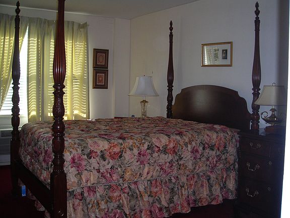3rd image of 636 N Terrace Ave APT 4E