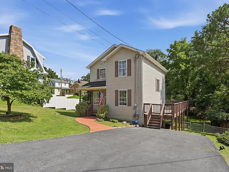 19 Fairview Ave — Photo 5