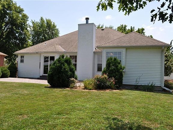 4th image of 3601 Emerald Ln