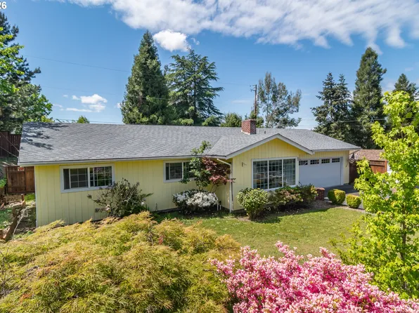 956 W Pilger St, Roseburg, OR 97471