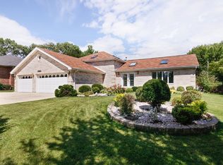 7339 Garfield Ave, Burr Ridge, IL 60527