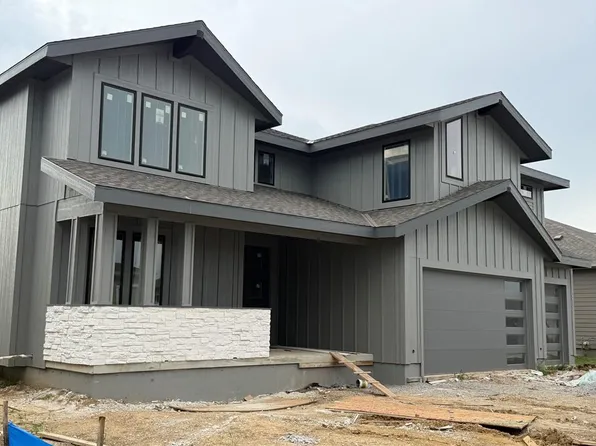 17404 Parkhill St, Overland Park, KS 66221