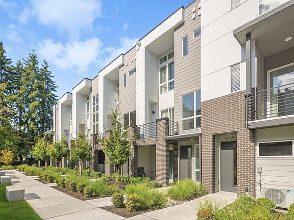 2nd image of 1019 124th Ct NE #D1