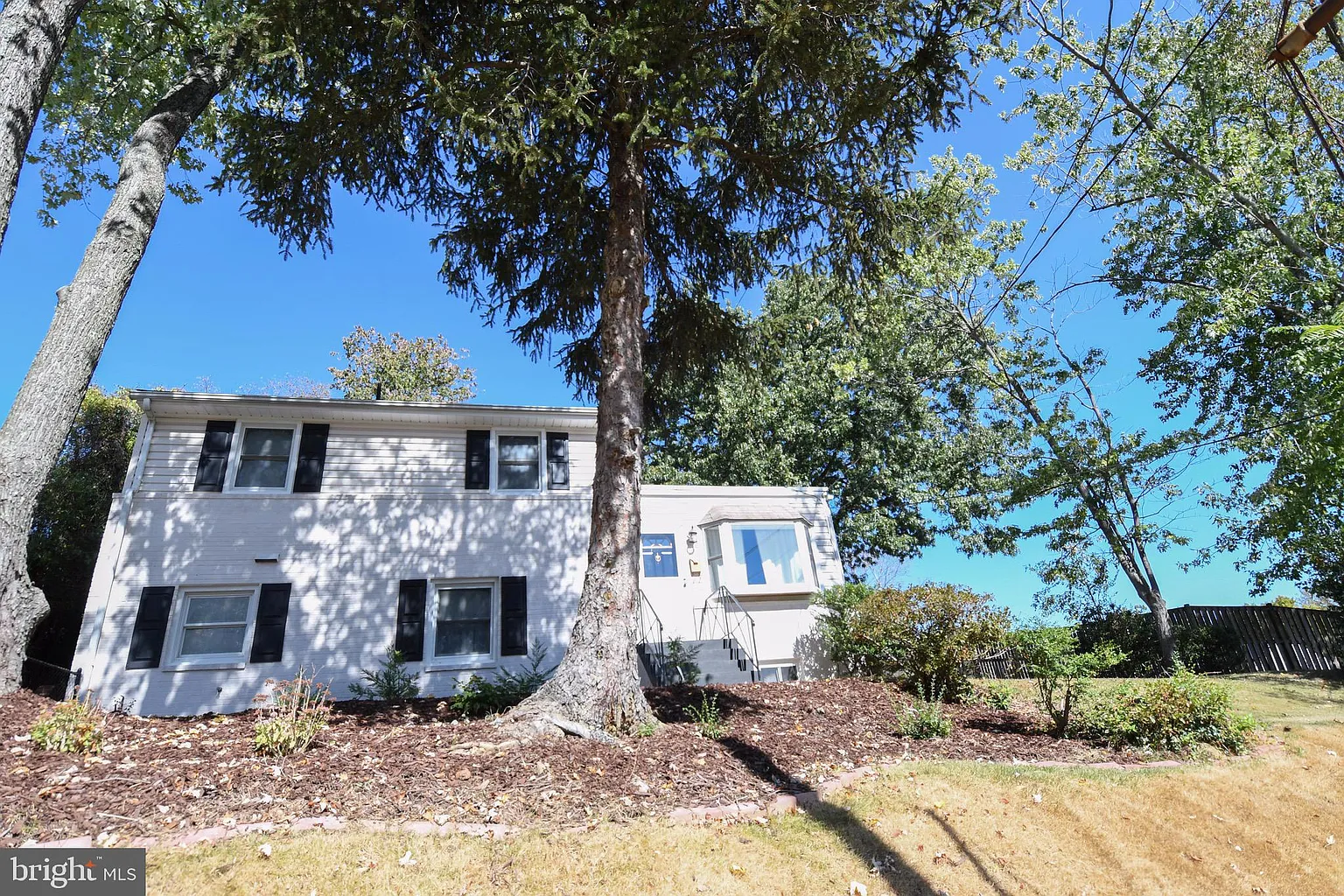 2444 Saint Clair Dr photo 1