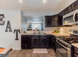 33 Wagon Wheel Dr, Sicklerville, NJ 08081