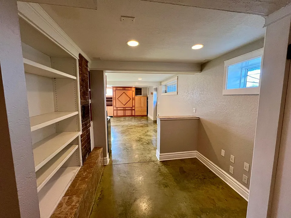 120 7th Ave S