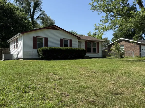 136 Story Book Dr, Clarksville, TN 37042