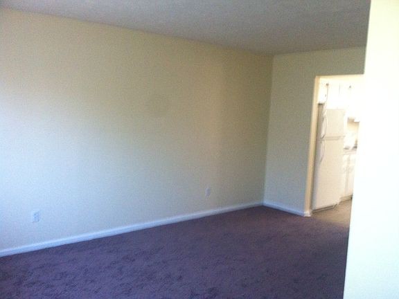 4th image of 523-525 Shenandoah Dr