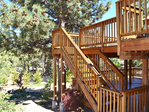 3rd image of 386 Pine Ln