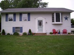 1356 Oriole Ct, Neenah, WI 54956