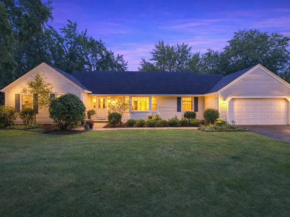 1114 Lexington Ln, Batavia, IL 60510