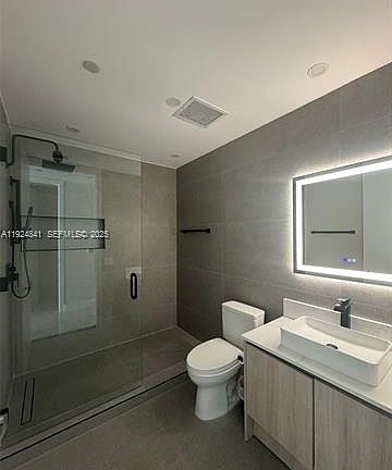 4th image of 1100 Biscayne Blvd Unit 2203
