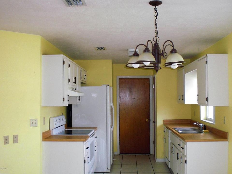 1st image of 44 Almond Dr