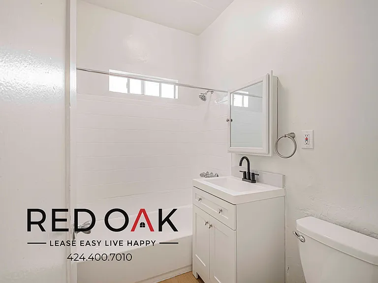 816- 822 S Park View St — Photo 45