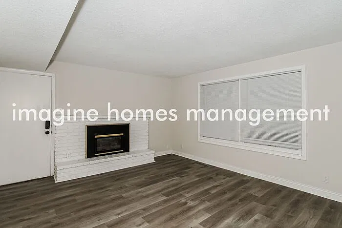 4 bed, 2.0 bath, 1716 sqft, $2,650 — Photo 3