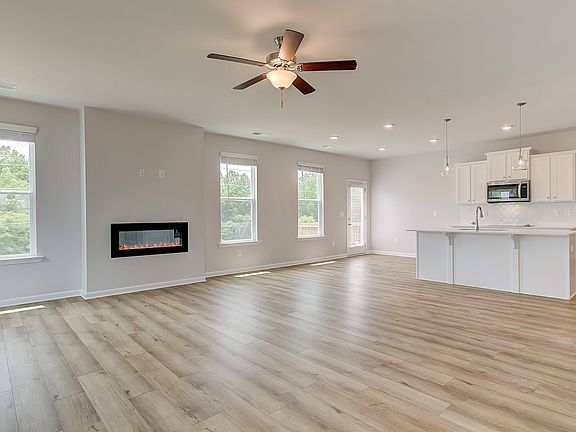 5th image of 20 Fayme Ct
