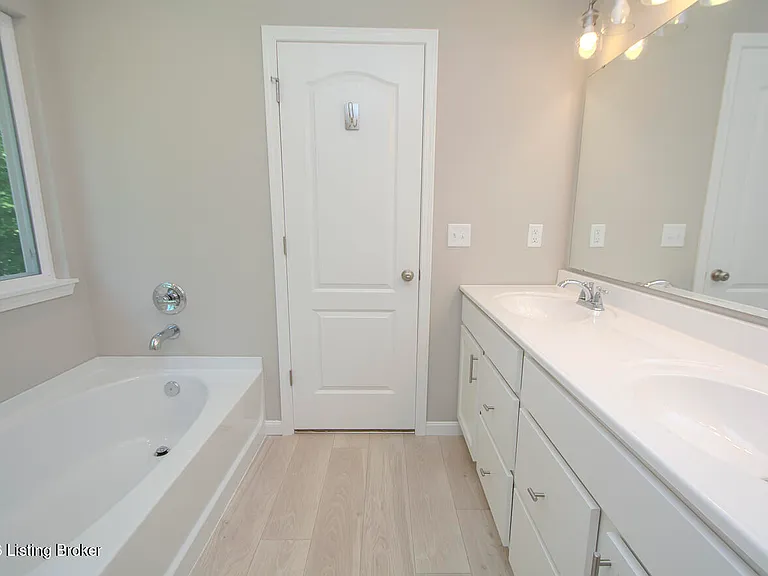 17801 Bridle Run Dr — Photo 38