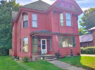 22 Washington St, Malone, NY 12953