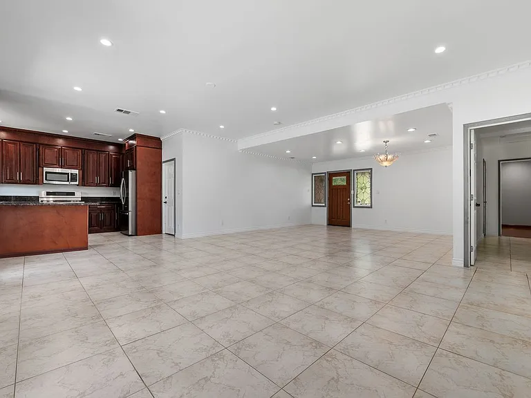 17434 Emelita St — Photo 17