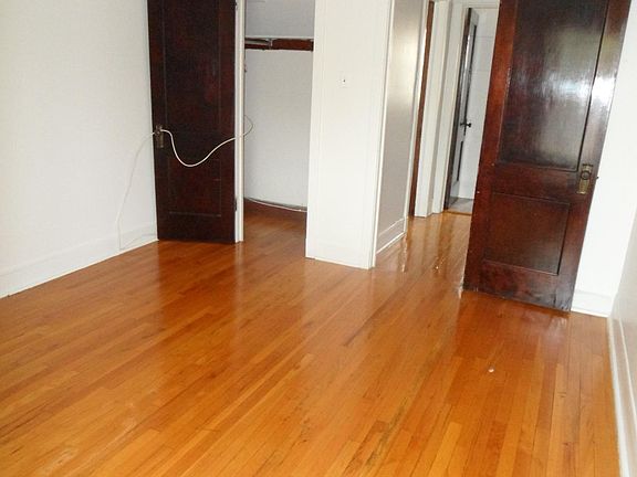 2nd image of 1306 W Rosemont Ave #3