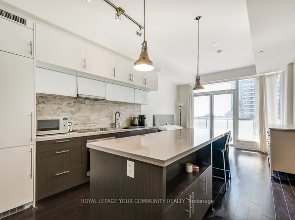 8 Mercer St, Toronto, ON