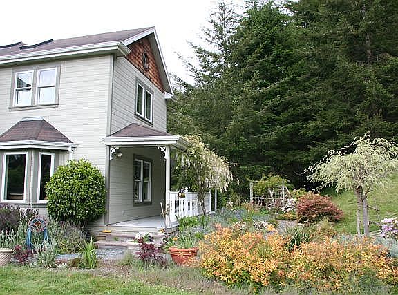 4th image of 25 Wisteria Ln