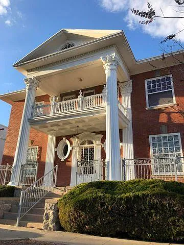 5 bed, 2.0 bath, 3804 sqft, $2,950 — Photo 3