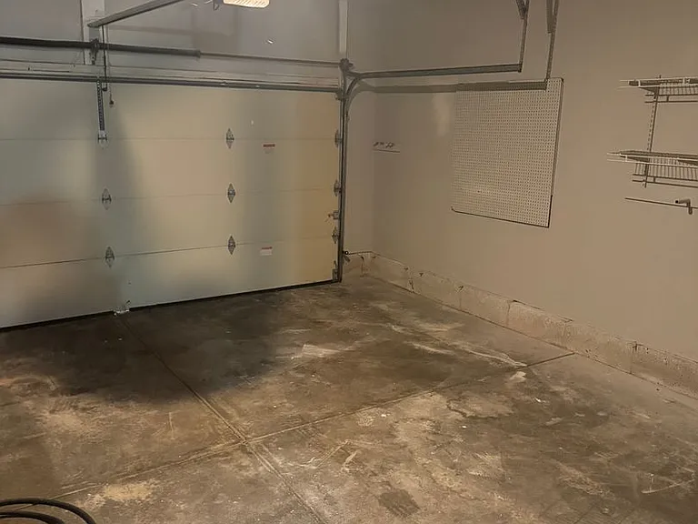 2762 W Roxbury St — Photo 16