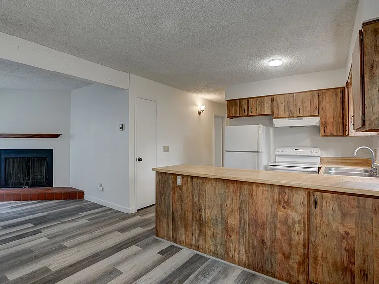 843 Sunset Ave #A — Photo 8