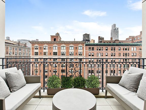 3rd image of 1110 Park Ave #10/11G