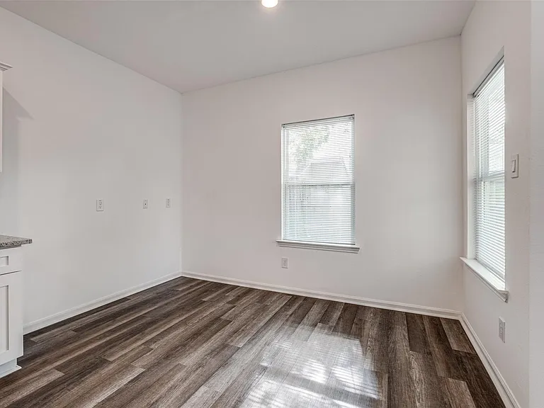 12721 Plummersville St — Photo 11