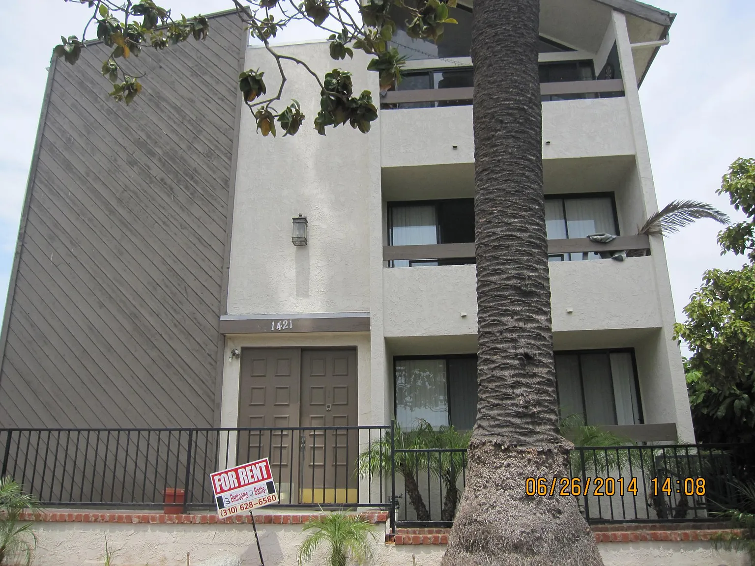 3 bed, 1100 sqft, $3,400 — Photo 3