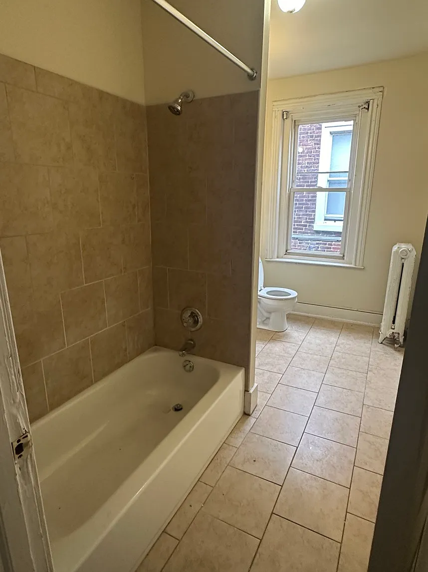 3 bed, $1,795 — Photo 4