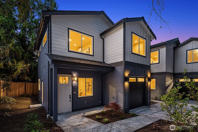 2nd image of 10041 38th Avenue NE