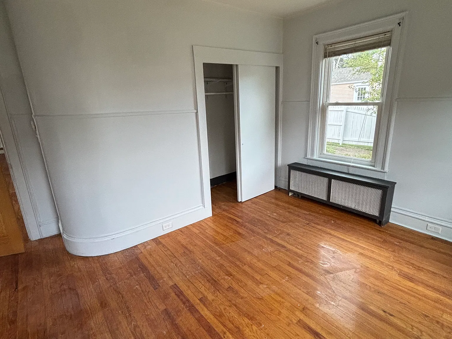 3 bed, 1400 sqft, $2,100 — Photo 2