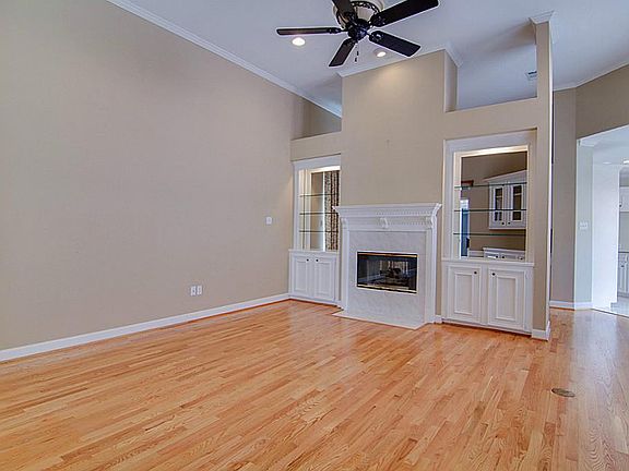 3rd image of 6822 Queensclub Dr