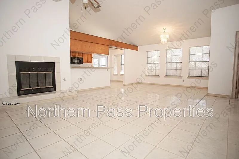 2 bed, 2.0 bath, 1951 sqft, $1,490 — Photo 4