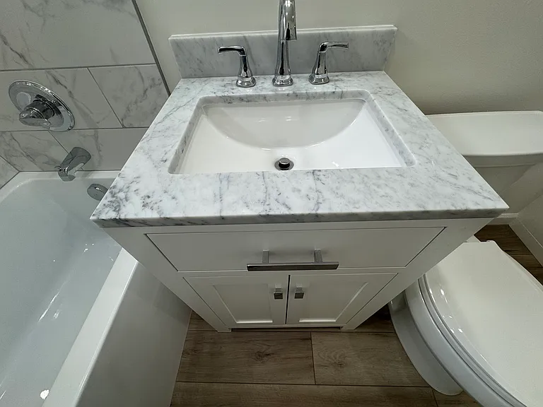 Crestwood Apartments — Photo 13