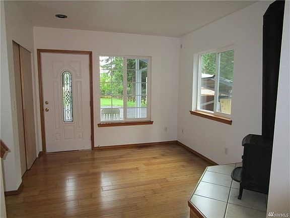 5th image of 1600 E Mason Lake Dr E