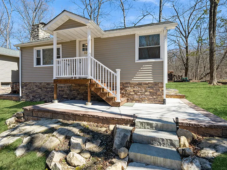 100 Poplar Ln — Photo 41