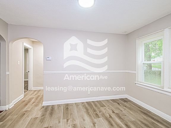1424727_005_dining_room_5.jpg