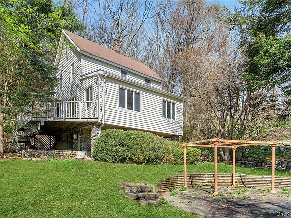5th image of 147 Stoneleigh Avenue