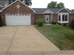 1309 Apple Blossom Ln, Washington, MO 63090