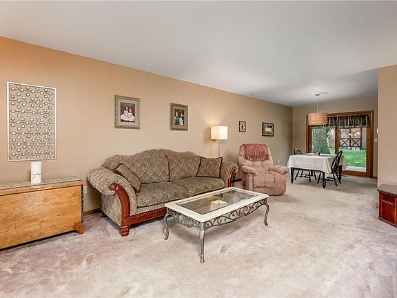 4th image of 219 Thornwood Dr