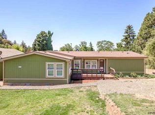 150 Locust Ave, Brownsville, OR 97327