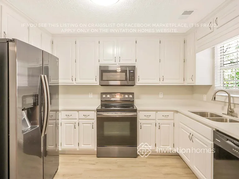 230 Chimney Ct — Photo 16