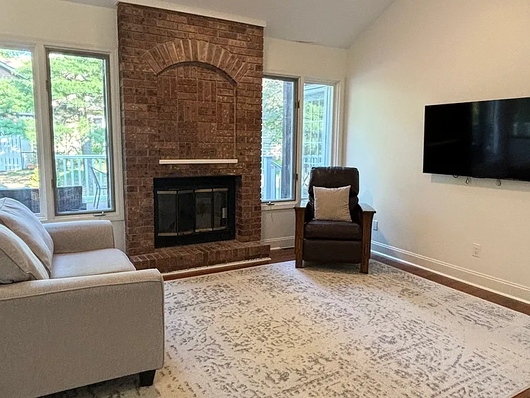 6035 Whitegate Xing — Photo 15