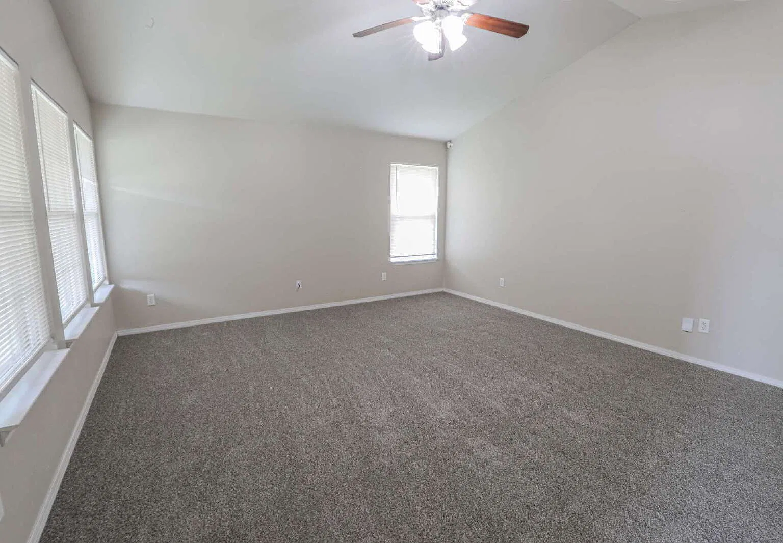 3 bed, 2.0 bath, 1411 sqft, $1,675 — Photo 4